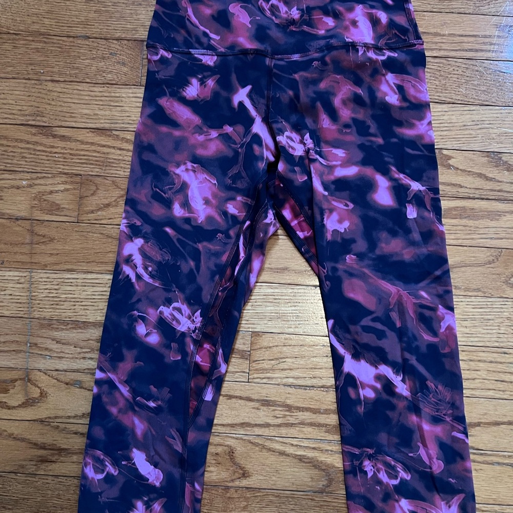 Lululemon Athletica Pink and Purple Patterned Leggings ALIGN sz 6